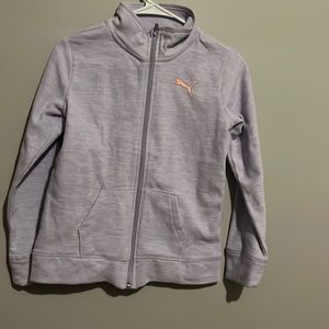 Hello! I’m selling a brand new puma sweater! Never used but took off the tags!